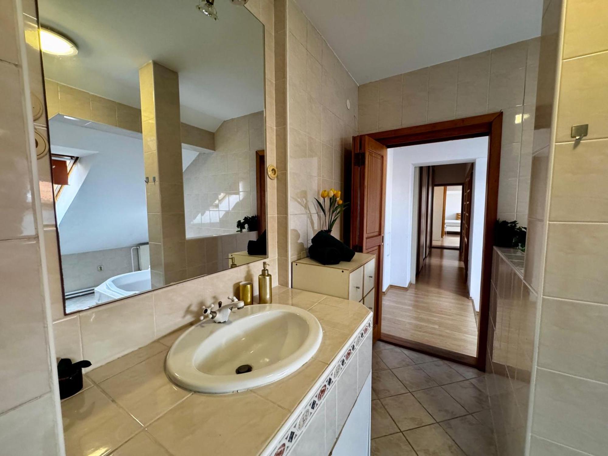 120 M2 Apartment In The Centre Of The Old Town Братислава Екстериор снимка