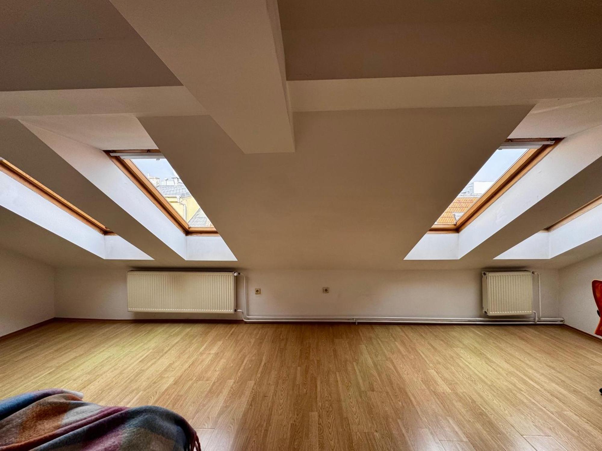 120 M2 Apartment In The Centre Of The Old Town Братислава Екстериор снимка