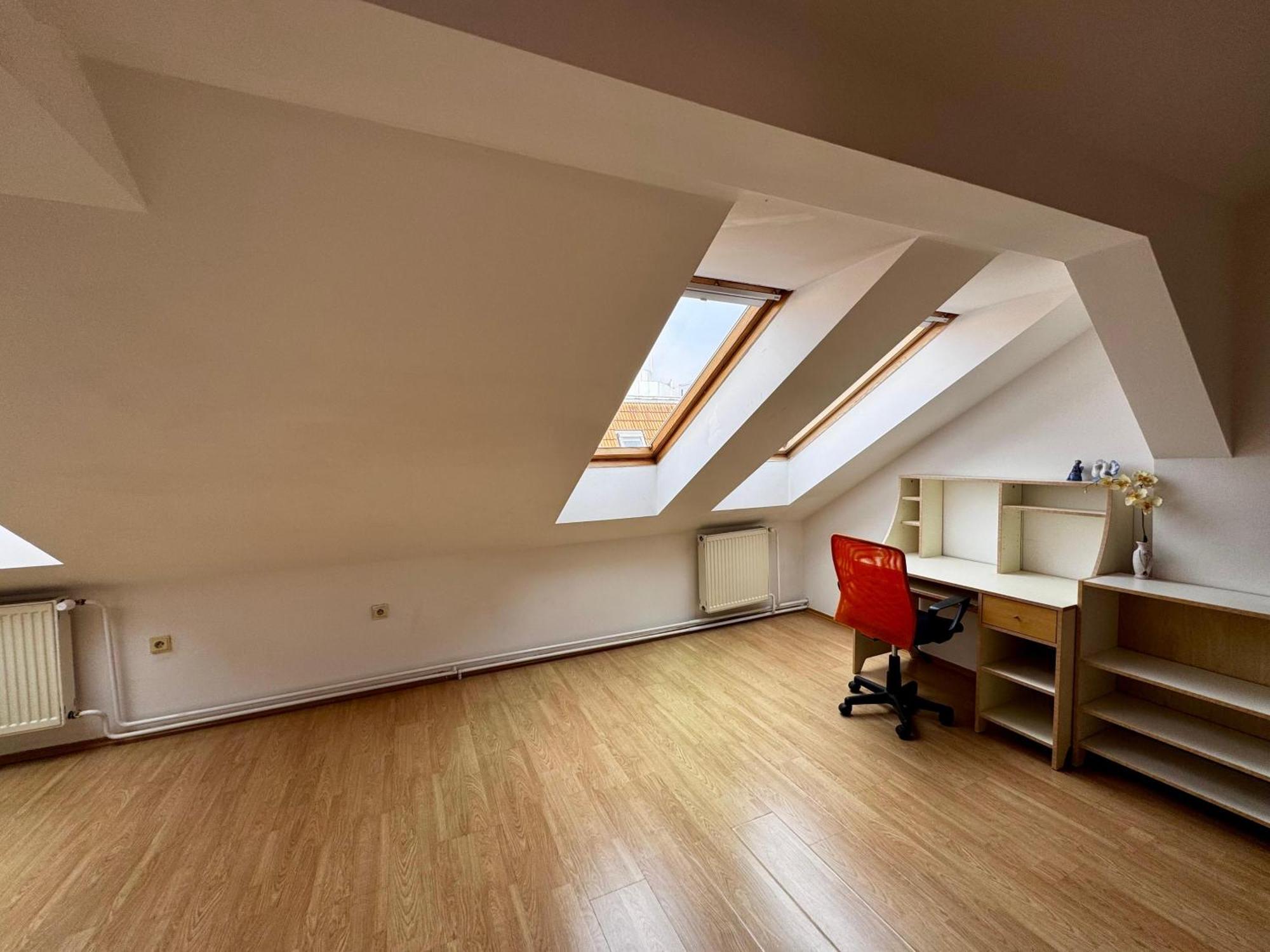 120 M2 Apartment In The Centre Of The Old Town Братислава Екстериор снимка